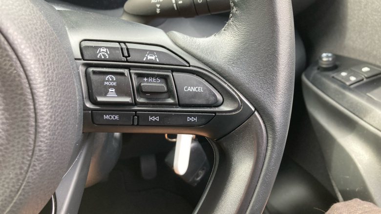 Toyota Yaris 1.5 Hybrid Design 5dr CVT Hybrid Hatchback